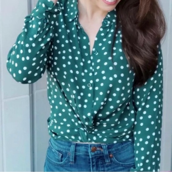 Abercrombie Twist Front Cropped Button Blouse - Picture 3 of 3